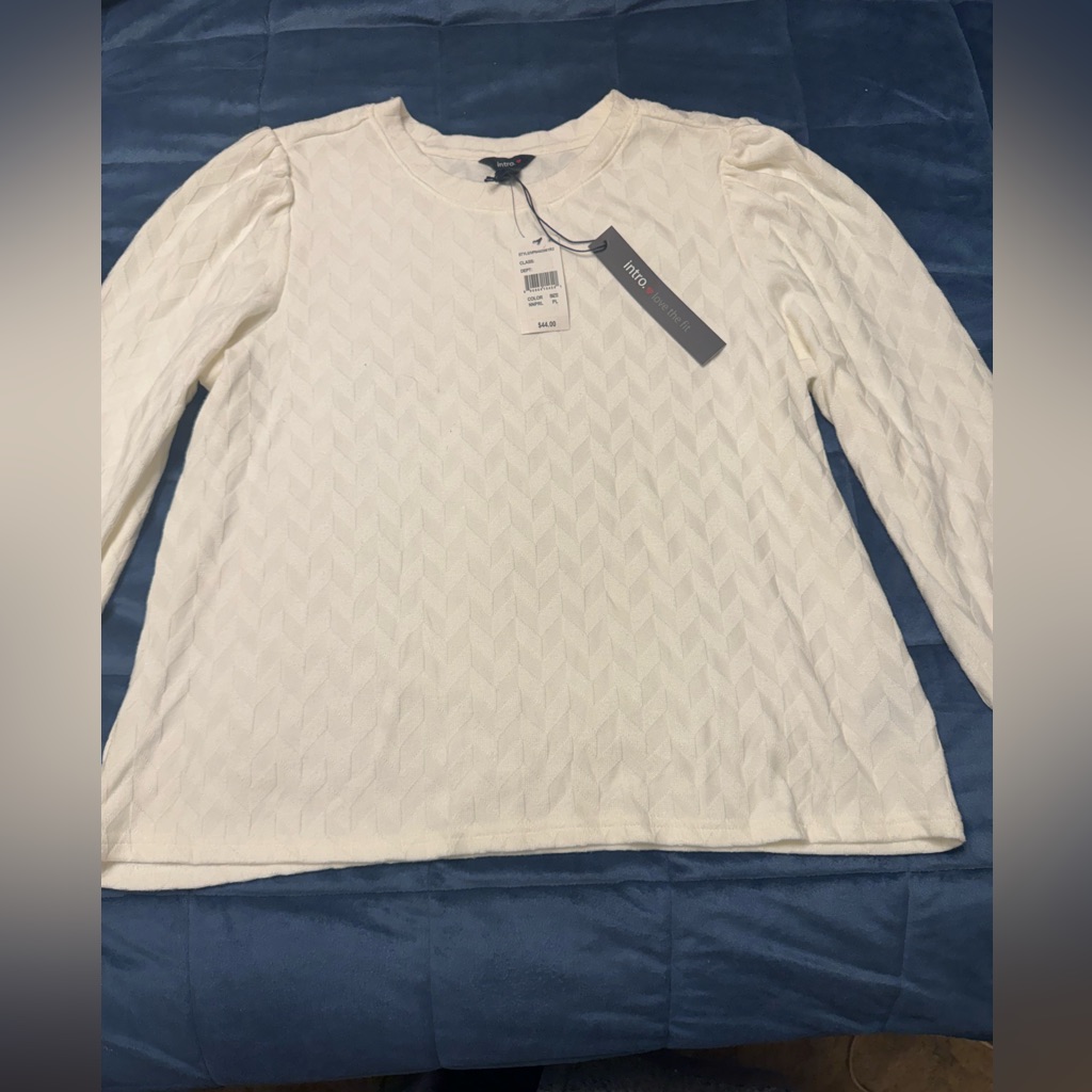 Intro. Ivory Textured Knit Top